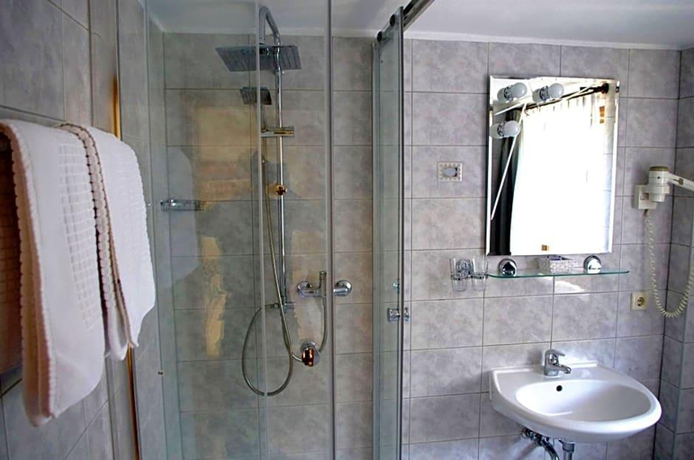 Bathroom 4, Hotel Gasthof Zum Walfisch, Vogtlandkreis