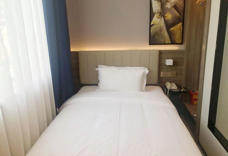 Bedroom 2, 7 Days Premium Hotel (Chongqing North Railway Station North Square Center), Chongqing