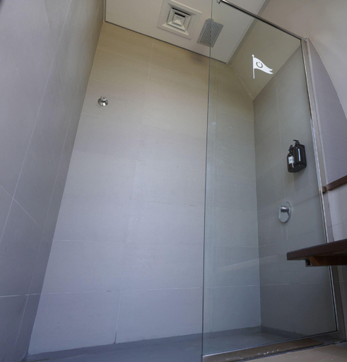Bathroom 5, Bab Al Nojoum Hudayriyat Camp