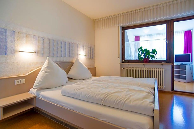 Room 3, Gasthaus Pension Lv Wen, Freiburg im Breisgau