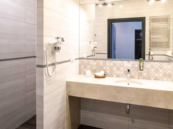 Bathroom 3, Hotel Rondo, Wąbrzeźno
