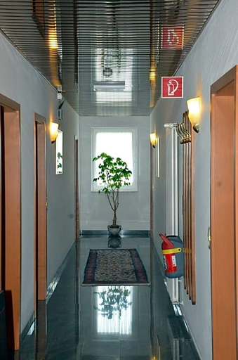 Exterior & Views, Central Inn Hotel Garni, Neunkirchen