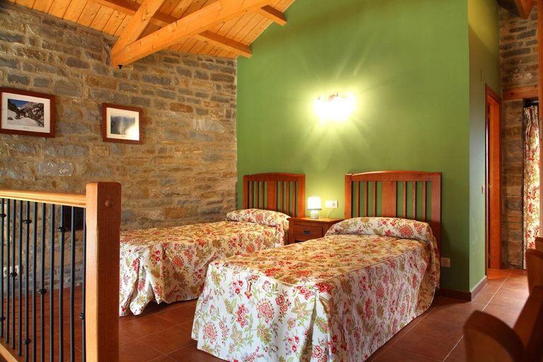 Room 2, Casa Pirineo, Ainsa, Huesca