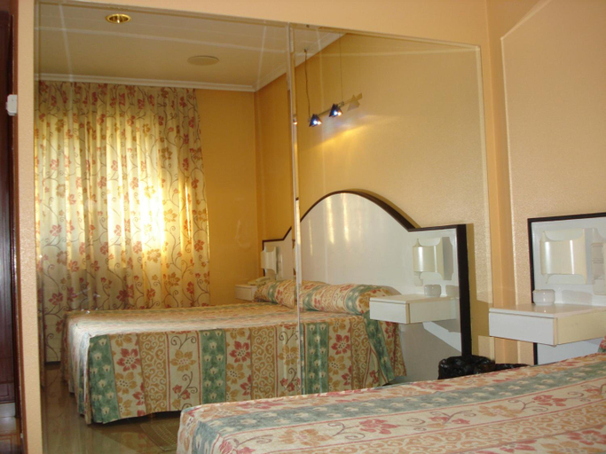 Bedroom 5, Motel Cancun Barbadas Ourense, Ourense
