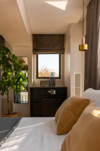 Bedroom 4, L'Avventura Athens, Attica