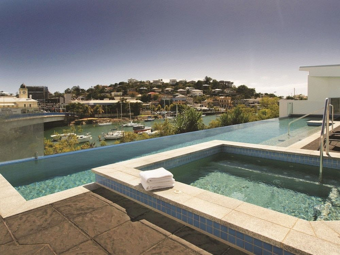 Sport & Beauty 2, Oaks Townsville Gateway Suites, South Townsville