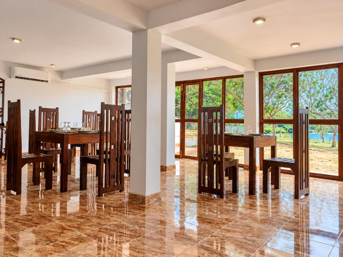Food & Drinks 4, Grand Villa Kalametiya, Ambalanthota