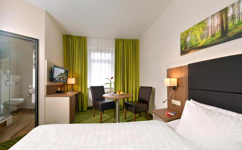 Bedroom 3, Hotel Meyer, Zwickau