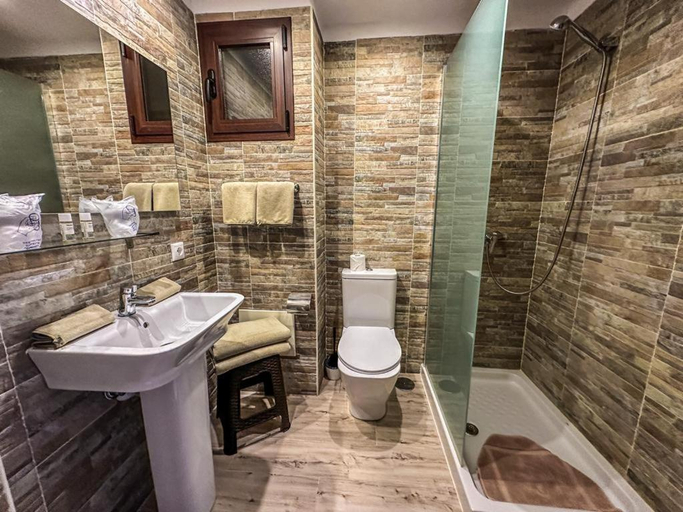 Bathroom, Hostal Ca N Pep, Baleares