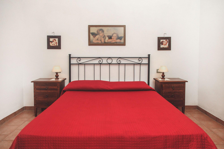 Room 5, Podere Risoino, Siena