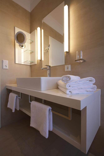 Bathroom 4, Kurhaus Masserberg, Hildburghausen