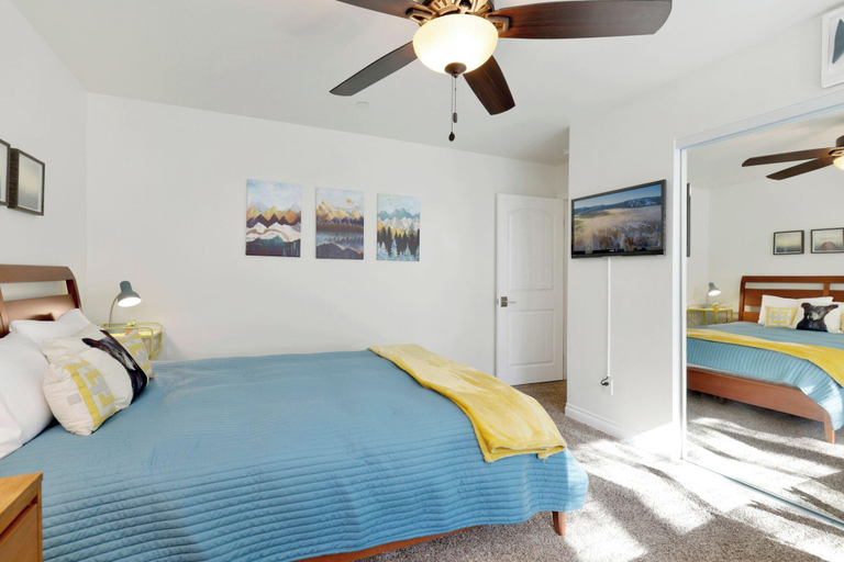 Room 5, Majestic Sky Retreat 2090, San Bernardino