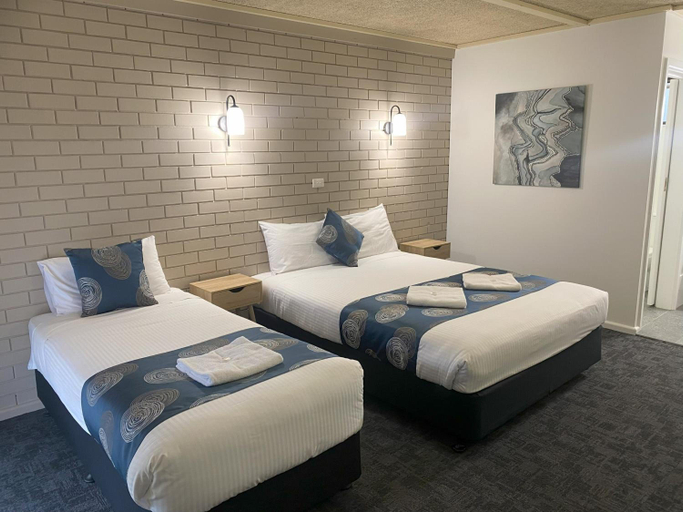 Bedroom 2, Tatura Country Motel, Tatura