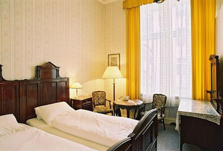 Bedroom 3, Hotel Pension Funk Am Kurfv Rstendamm, Berlin