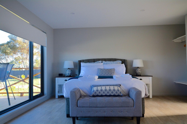 Bedroom 2, Harrison Grove, Sorell