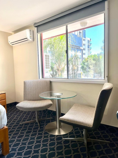 Others 4, Hotel León, Tijuana