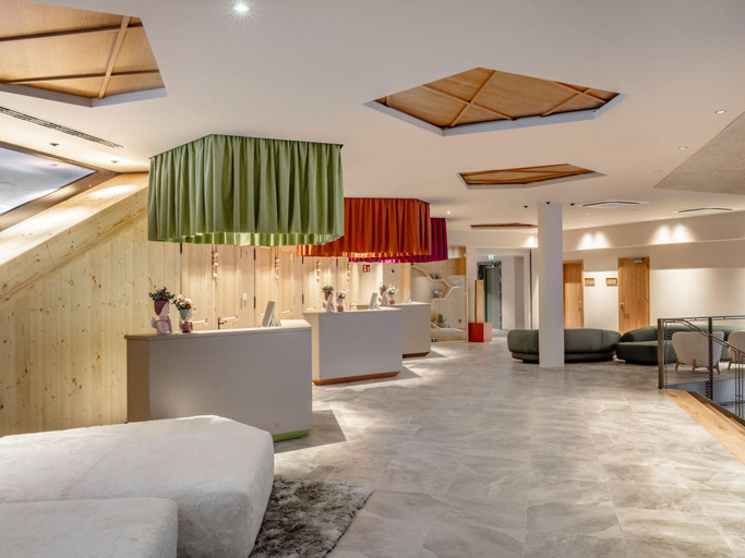 Lobby 5, Falkensteiner Hotel Montafon - The Leading Hotel, Bludenz
