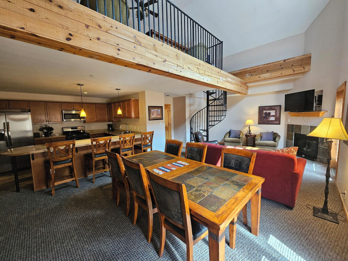 Food & Drinks, Snakedance Condominiums, Taos