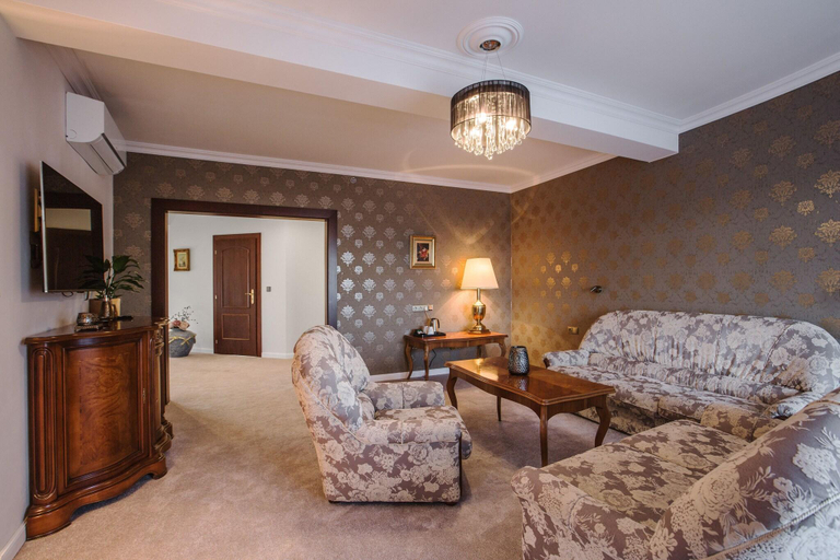 Public Area 4, Hotel SEN, Praha - východ