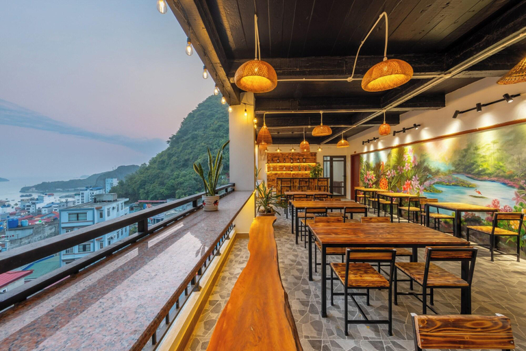Bar 5, Cat Ba Xanh Spring Garden Hotel, Cát Hải