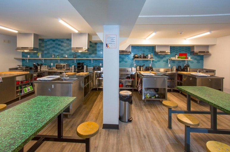 Food & Drinks, Jasper Downtown Hostel, Division No. 15