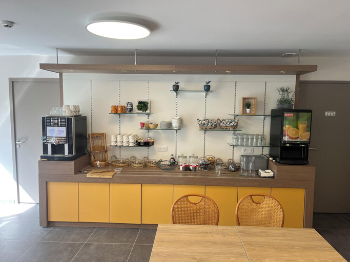Food & Drinks 4, Brit Hotel Essentiel Millau, Aveyron