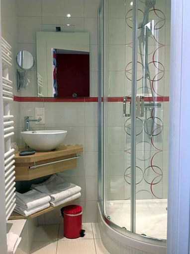 Bathroom 4, Auberge De L Abbaye, Manche