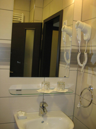 Bathroom 4, Hotel Uno, Kecskemét