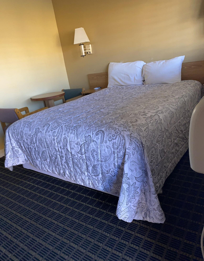 Bedroom 2, Mt Whitney Motel, Inyo