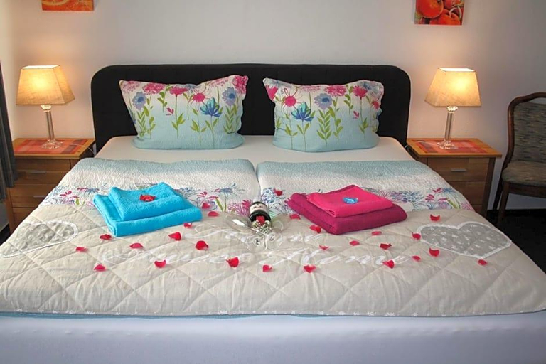 Bedroom 4, Hotel Deutsches Haus, Bad Kissingen