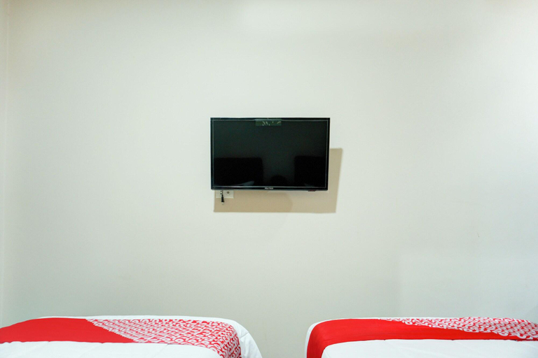 Room 4, Oyo 94427 Plain C Lake, Bandar Lampung