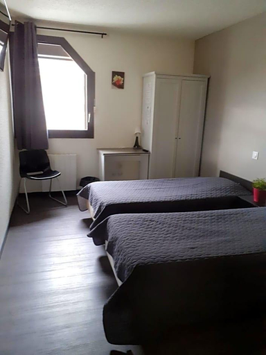 Bedroom 3, Hotel Restaurant La Cuis In, Nord