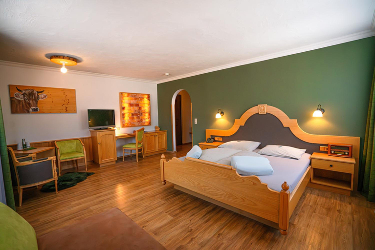 Bedroom 3, Hotel Zum Ritter, Reutte