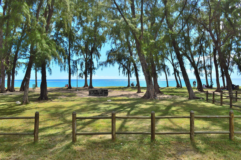 Exterior & Views 5, Paradya Beach Apartments, Black River