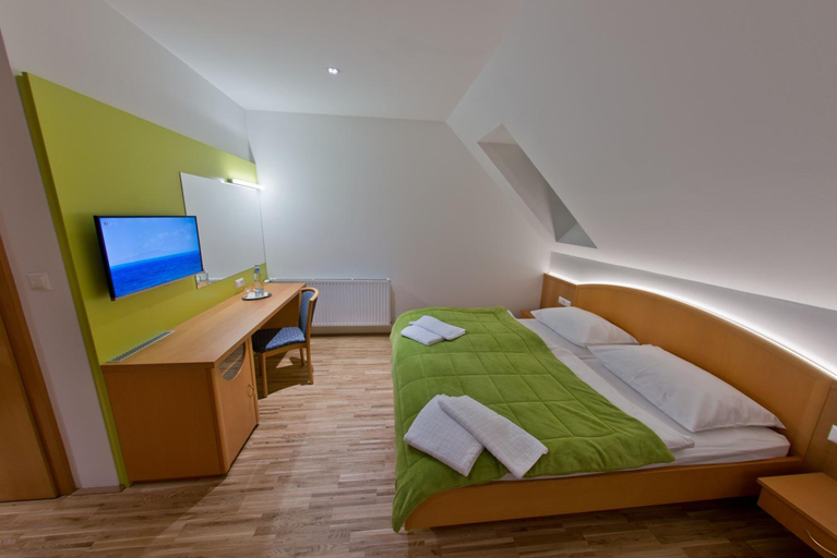 Bedroom 3, Hotel Restaurant Meyer, Graz Umgebung