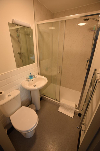 Bathroom 3, The Crow Inn, Sheffield