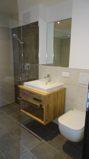 Bathroom 4, Heufelder Hof, Rosenheim