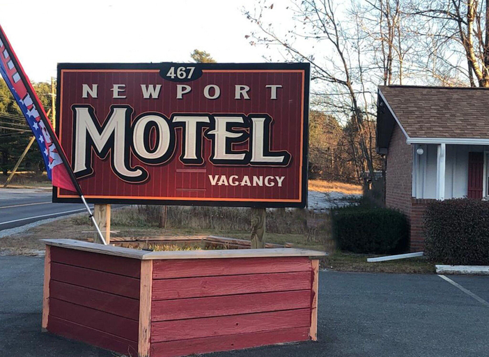 Exterior & Views 2, Newport Motel, Sullivan
