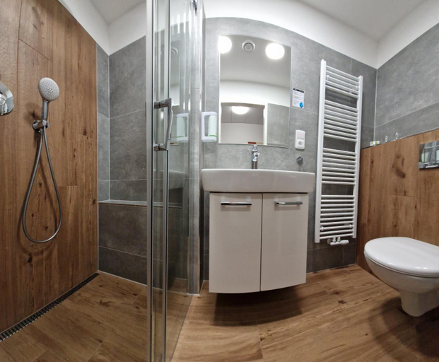 Bathroom 3, Hotel Skicentrum, Semily