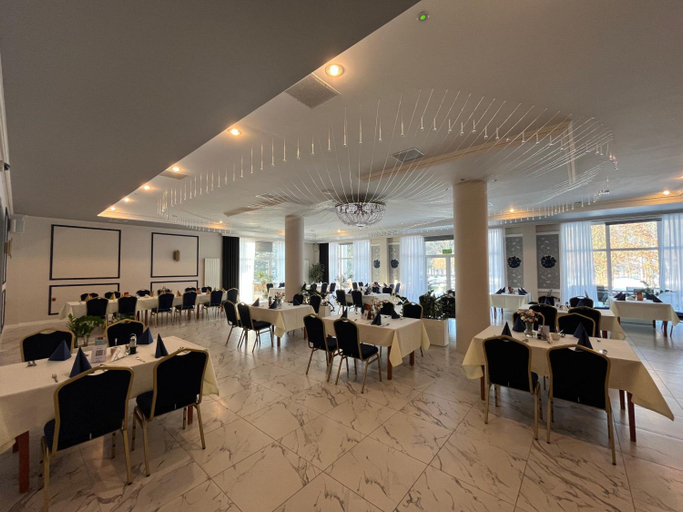 Food & Drinks 5, Hotel Chabrowy Dworek, Warsaw West