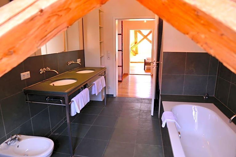 Bathroom 5, Hotel Maurerhansl, Landsberg am Lech