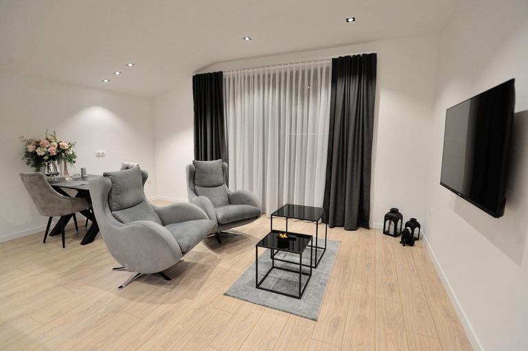 Room 2, Solaris, Herzegovina-Neretva