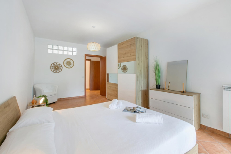 Room 3, Residenza il Mulino: Lake Maggiore Ispra Apt With Terrace, Varese