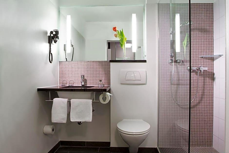 Bathroom 4, Ganter Hotel & Restaurant Mohren, Konstanz
