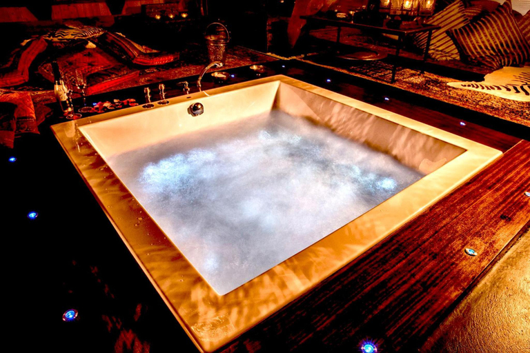 Bathroom, Bijou Hotel / Love And Romance, Aarberg