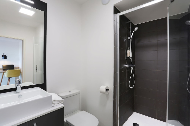 Bathroom 4, Appart’hôtel Odalys City Centre Compans Caffarelli, Haute-Garonne
