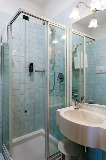 Bathroom 5, Hotel Aquila D Oro Desenzano, Brescia