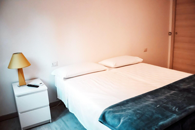 Bedroom 3, Affittacamere Torresi 2, Ancona