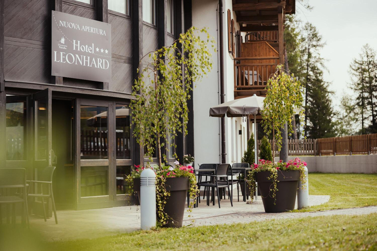 Exterior & Views 2, Hotel Leonard, Bolzano