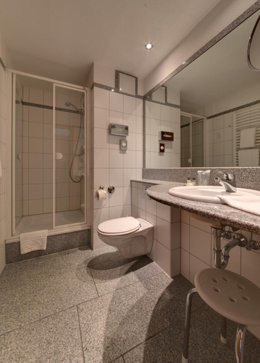 Bathroom 4, Hotel Merkur, Kaiserslautern